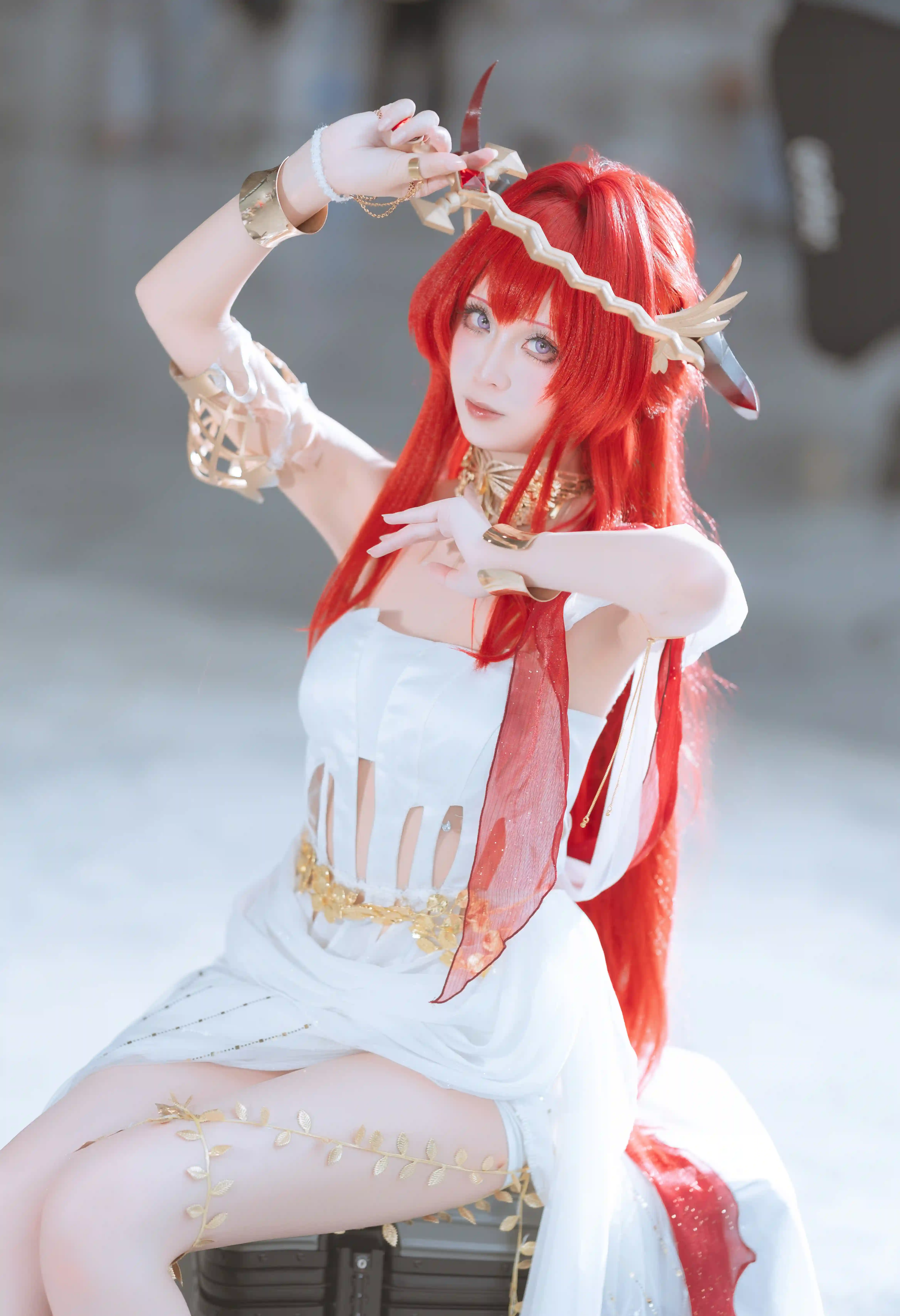 图片[2]-二次元COS分享[COSplay]明日方 舟史尔特尔-白裙红妆，尽显英气-二次元COS分享次元吧