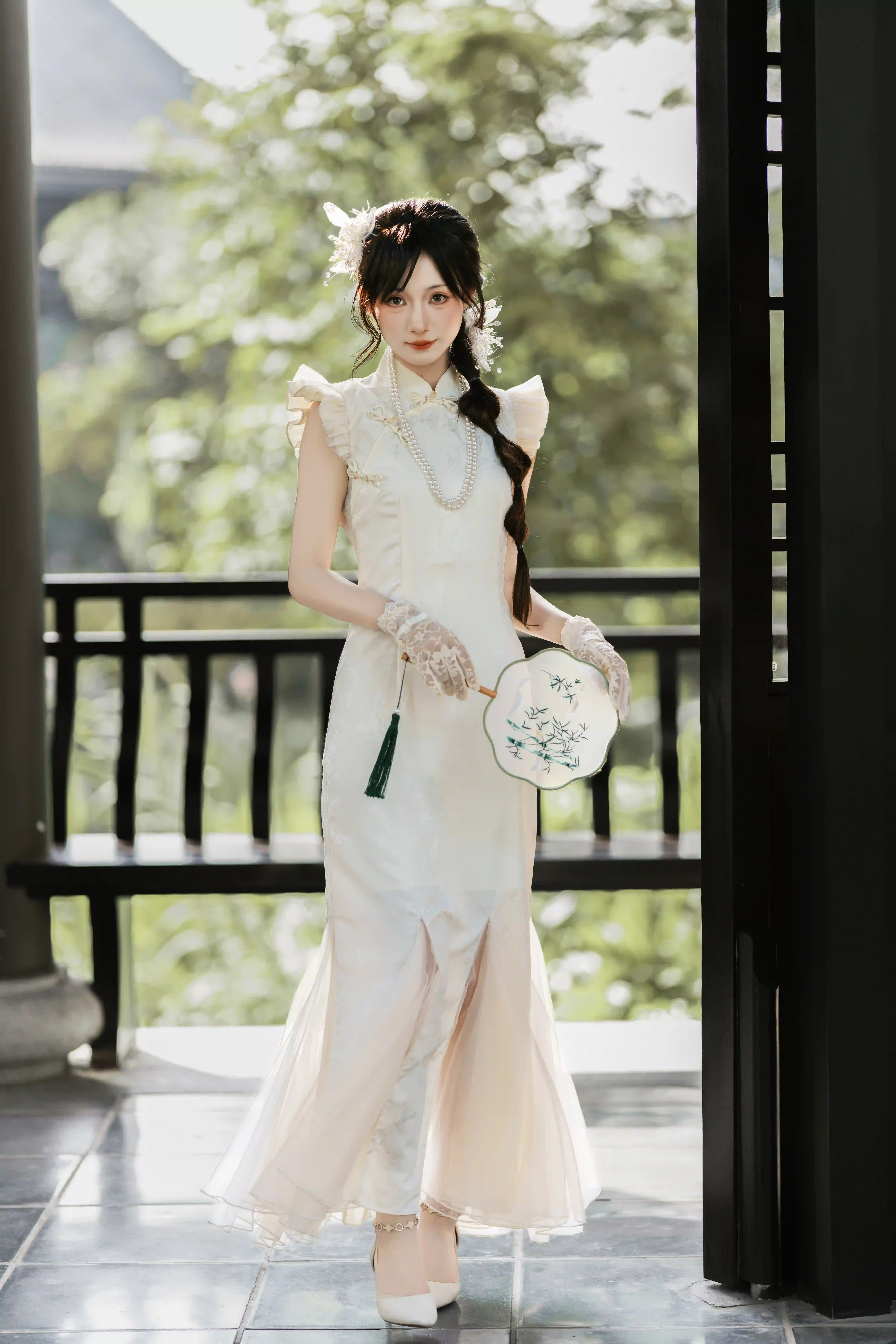 图片[1]-二次元COS分享旗袍之美-持伞少女，在古韵中定格-二次元COS分享次元吧