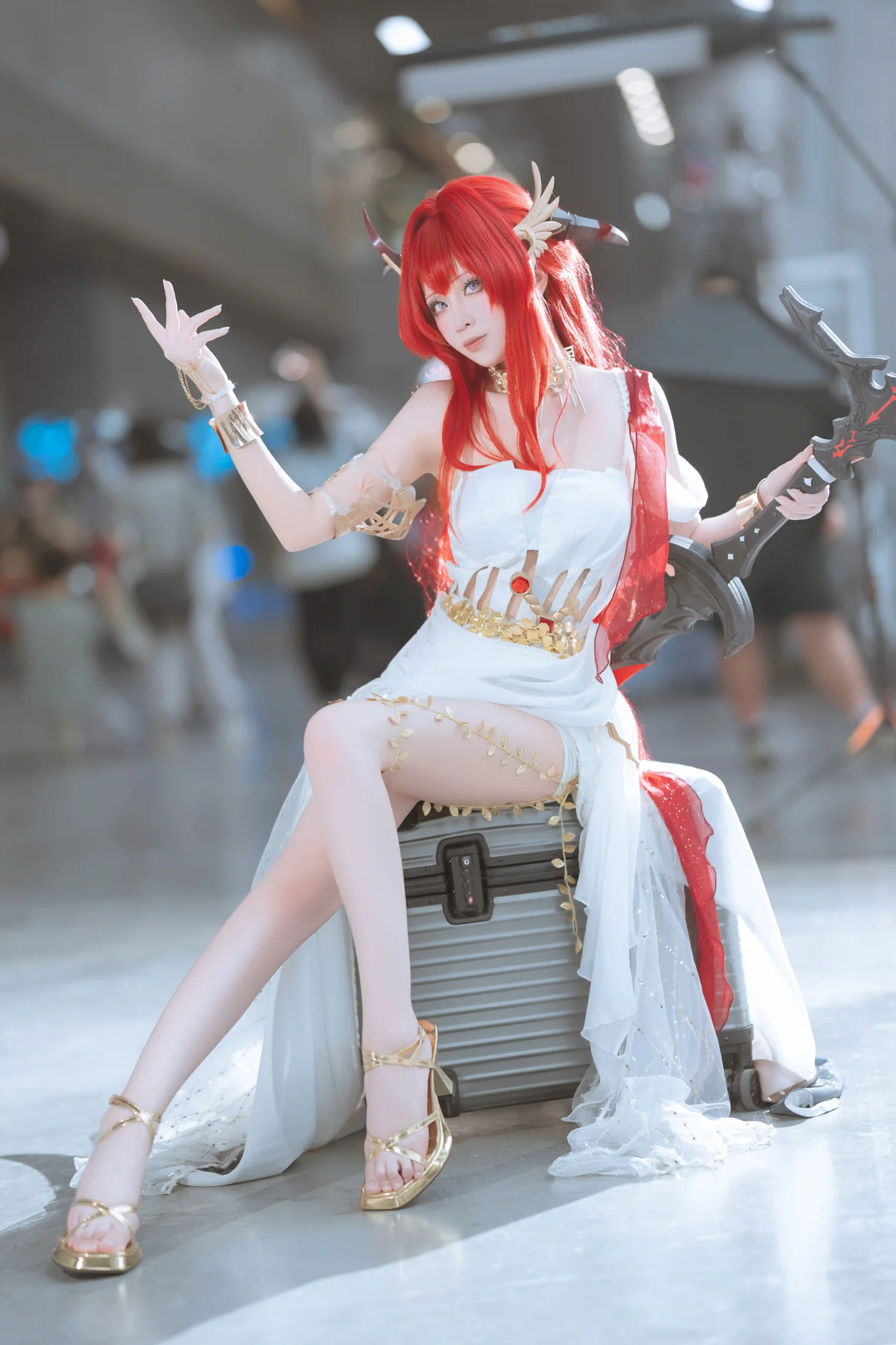 图片[3]-二次元COS分享[COSplay]明日方 舟史尔特尔-白裙红妆，尽显英气-二次元COS分享次元吧