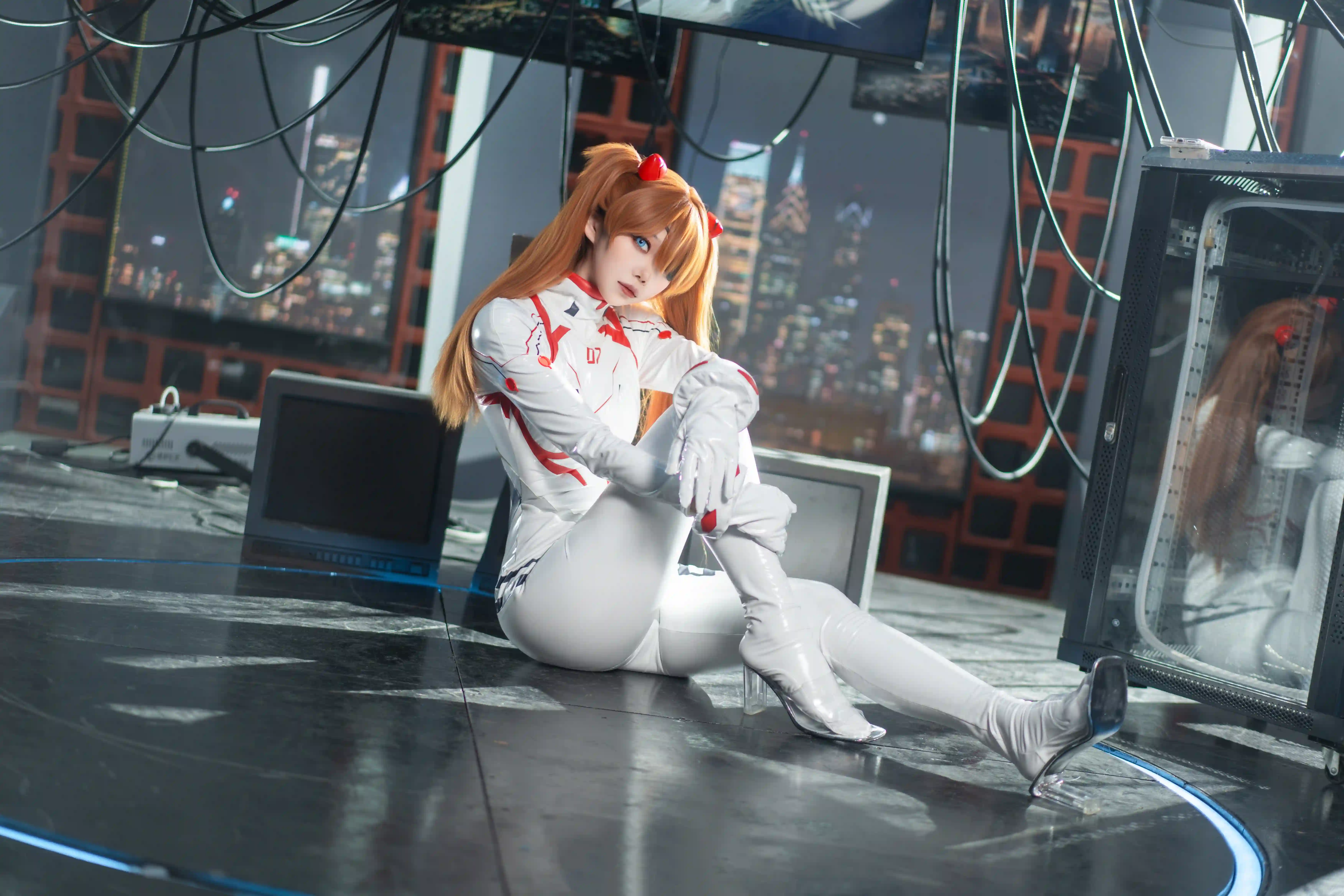 [COSplay]新世纪福音战士 明日香，在科技感场景中尽显飒爽-二次元COS分享次元吧