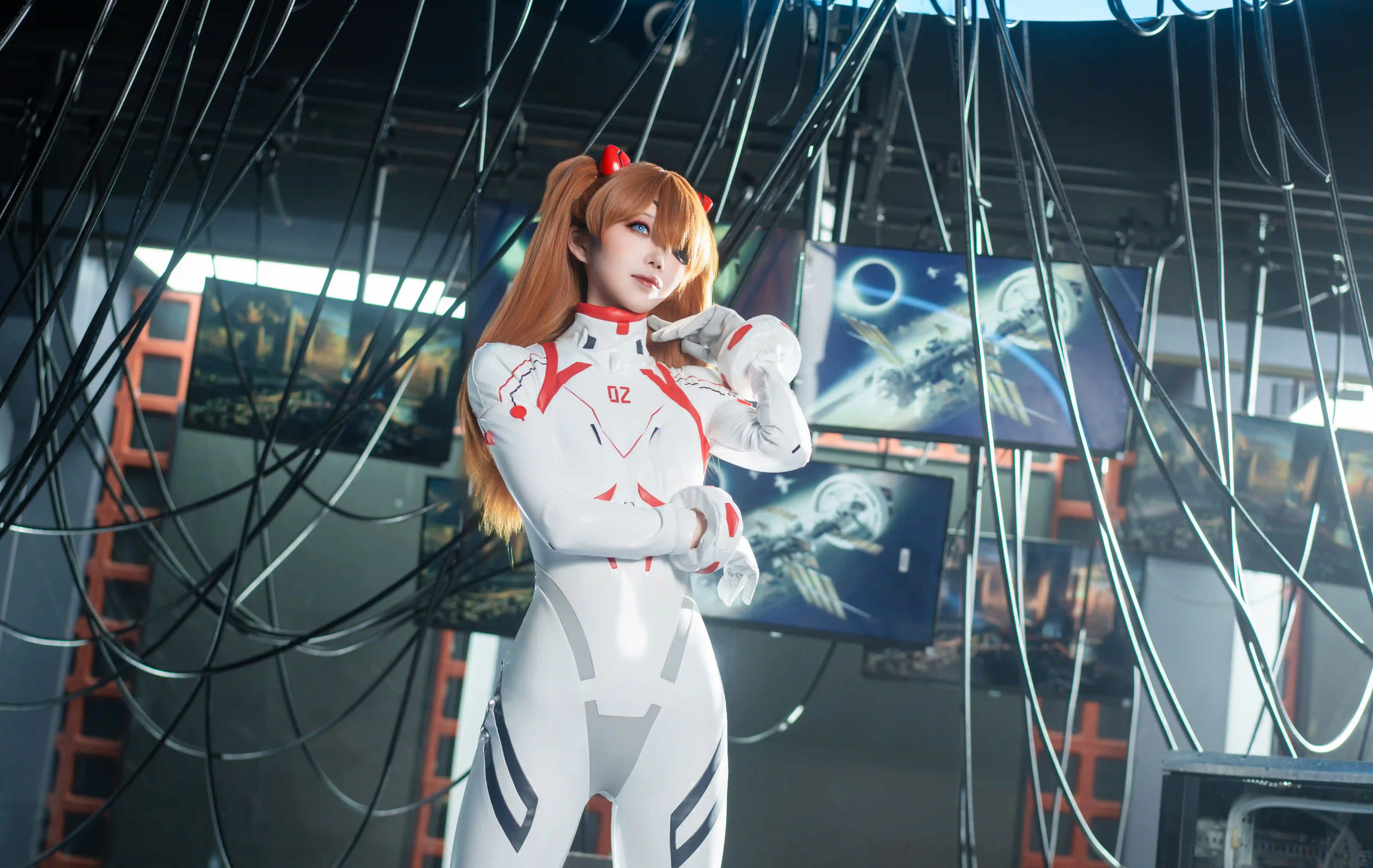 图片[3]-二次元COS分享[COSplay]新世纪福音战士 明日香，在科技感场景中尽显飒爽-二次元COS分享次元吧