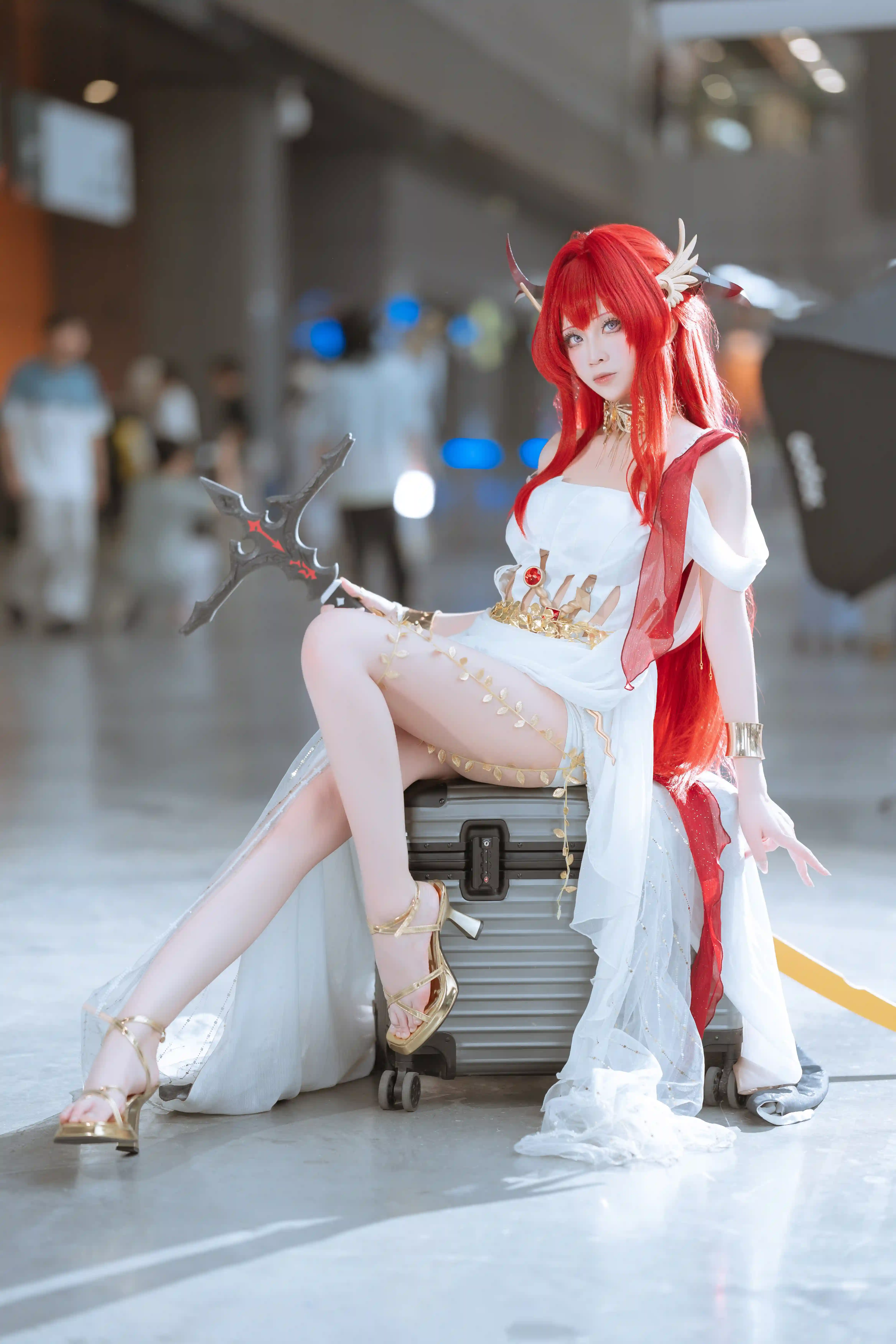 图片[5]-二次元COS分享[COSplay]明日方 舟史尔特尔-白裙红妆，尽显英气-二次元COS分享次元吧