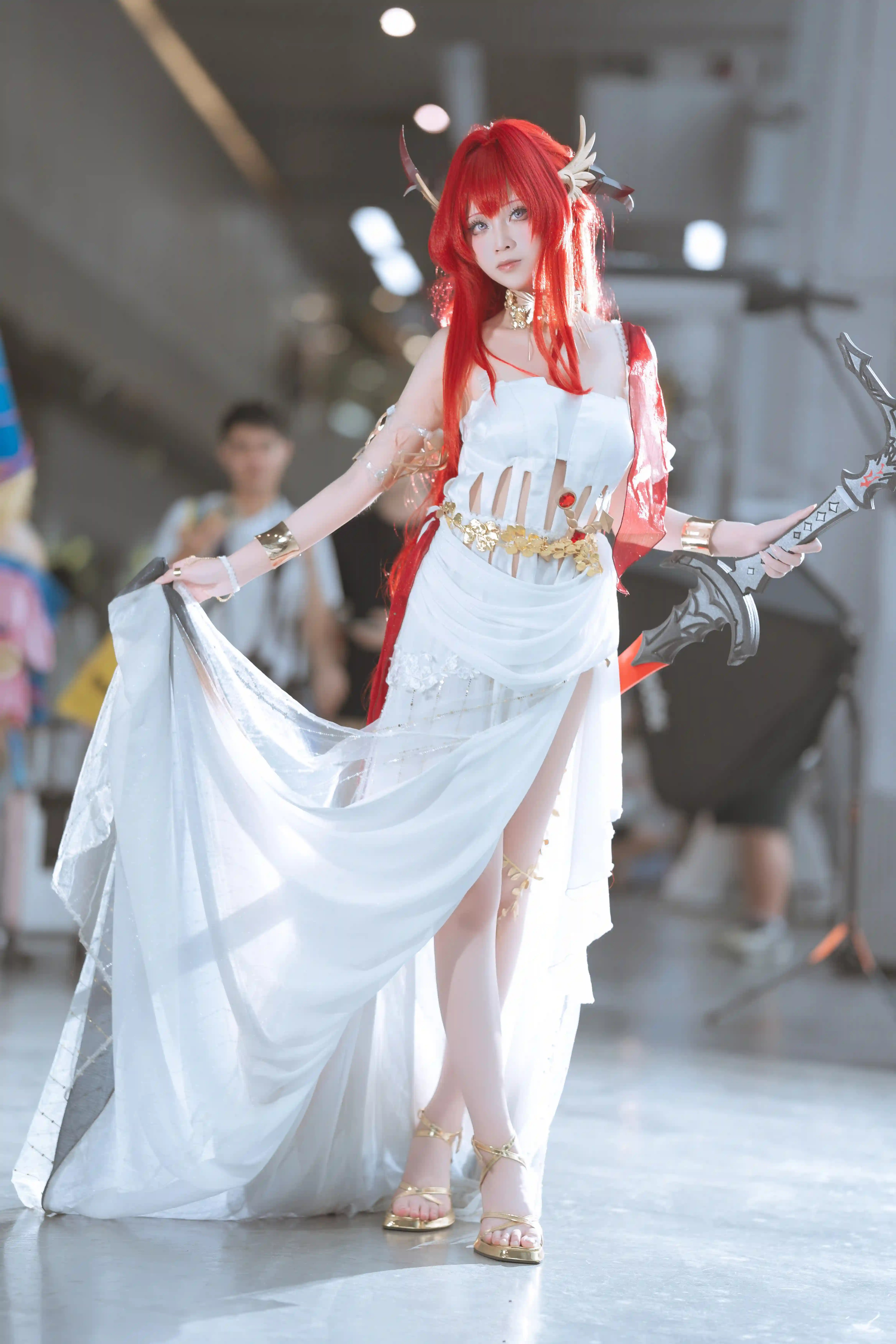 图片[8]-二次元COS分享[COSplay]明日方 舟史尔特尔-白裙红妆，尽显英气-二次元COS分享次元吧