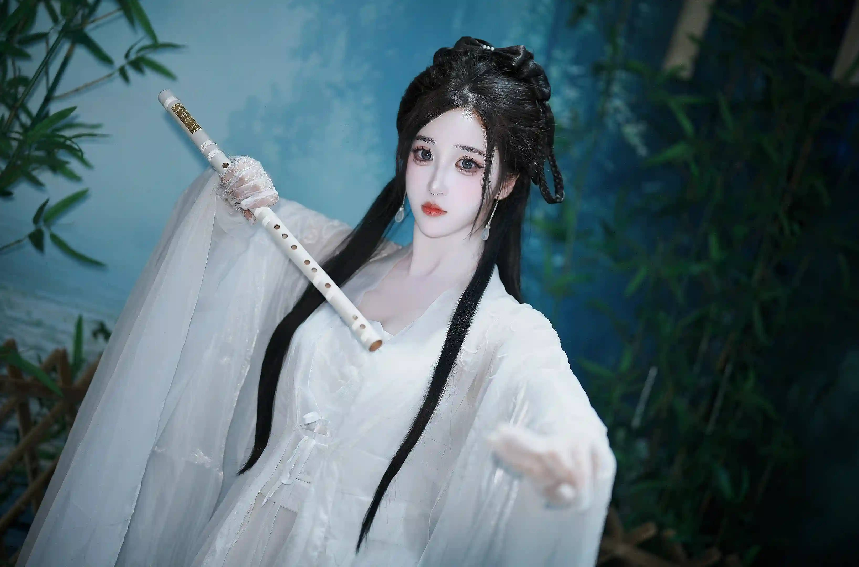 [COSplay]白衣小龙女，执笛于山水间-二次元COS分享次元吧