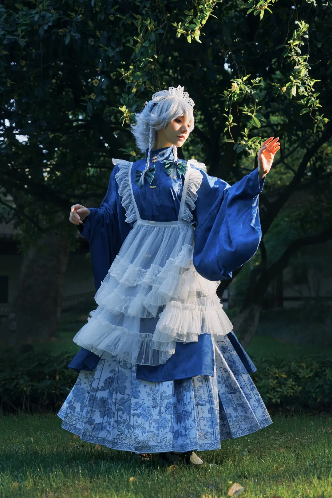 图片[2]-二次元COS分享[COSplay]撑着洋伞的女仆咲夜，在静静等待着大小姐召唤-二次元COS分享次元吧