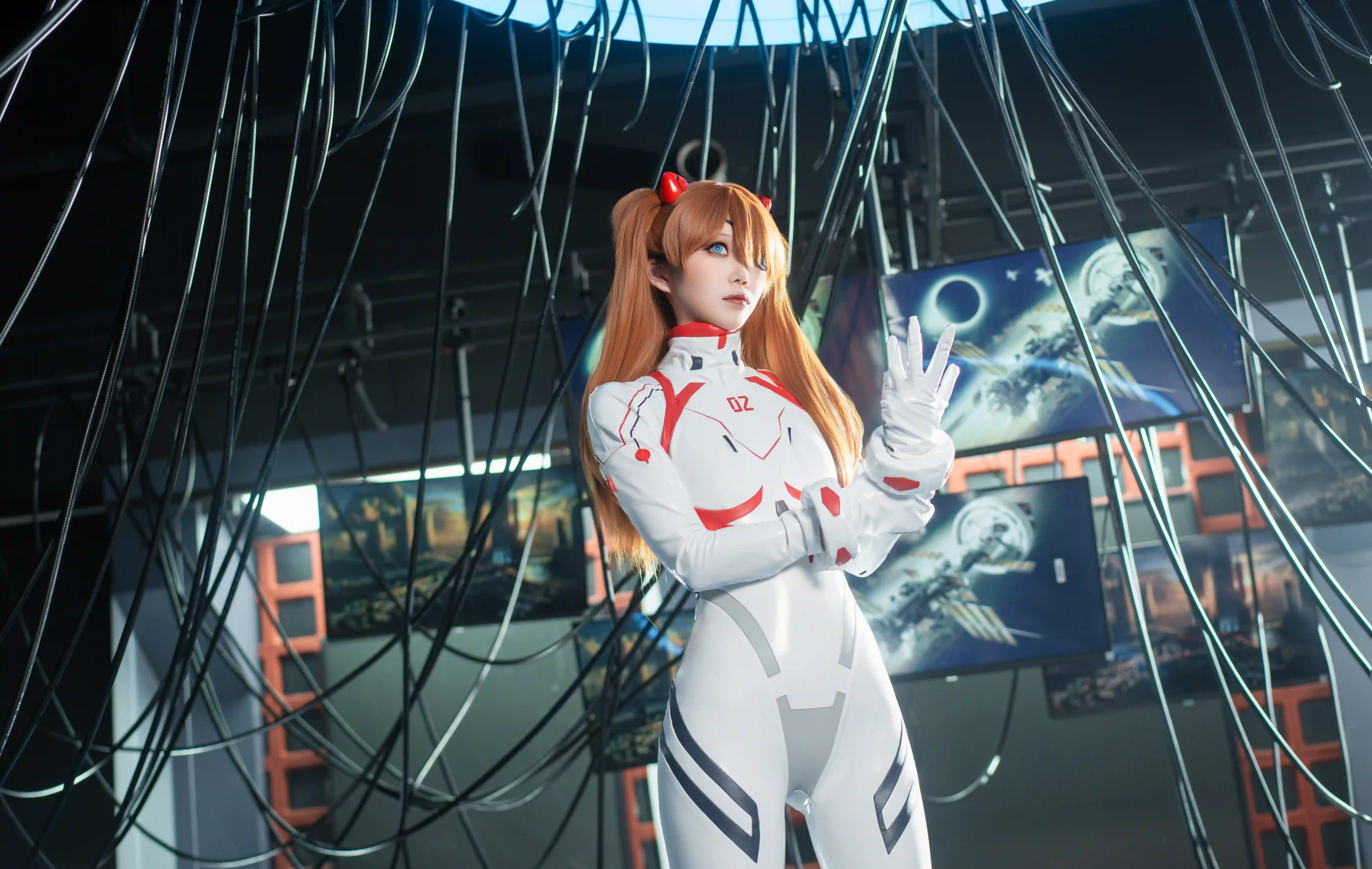 图片[2]-二次元COS分享[COSplay]新世纪福音战士 明日香，在科技感场景中尽显飒爽-二次元COS分享次元吧