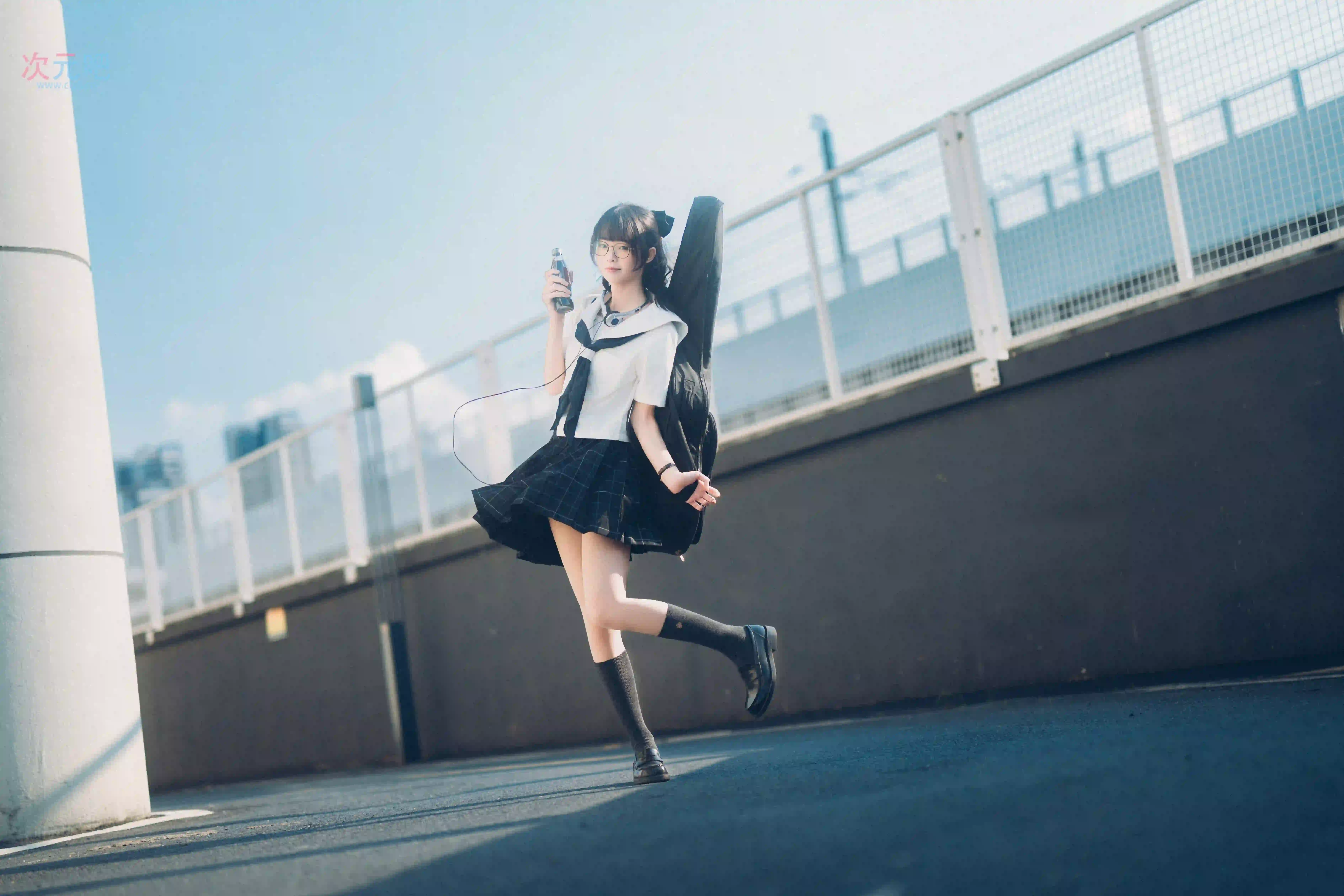 图片[1]-二次元COS分享[JK]JK少女与吉他，奏响青春的旋律-二次元COS分享次元吧