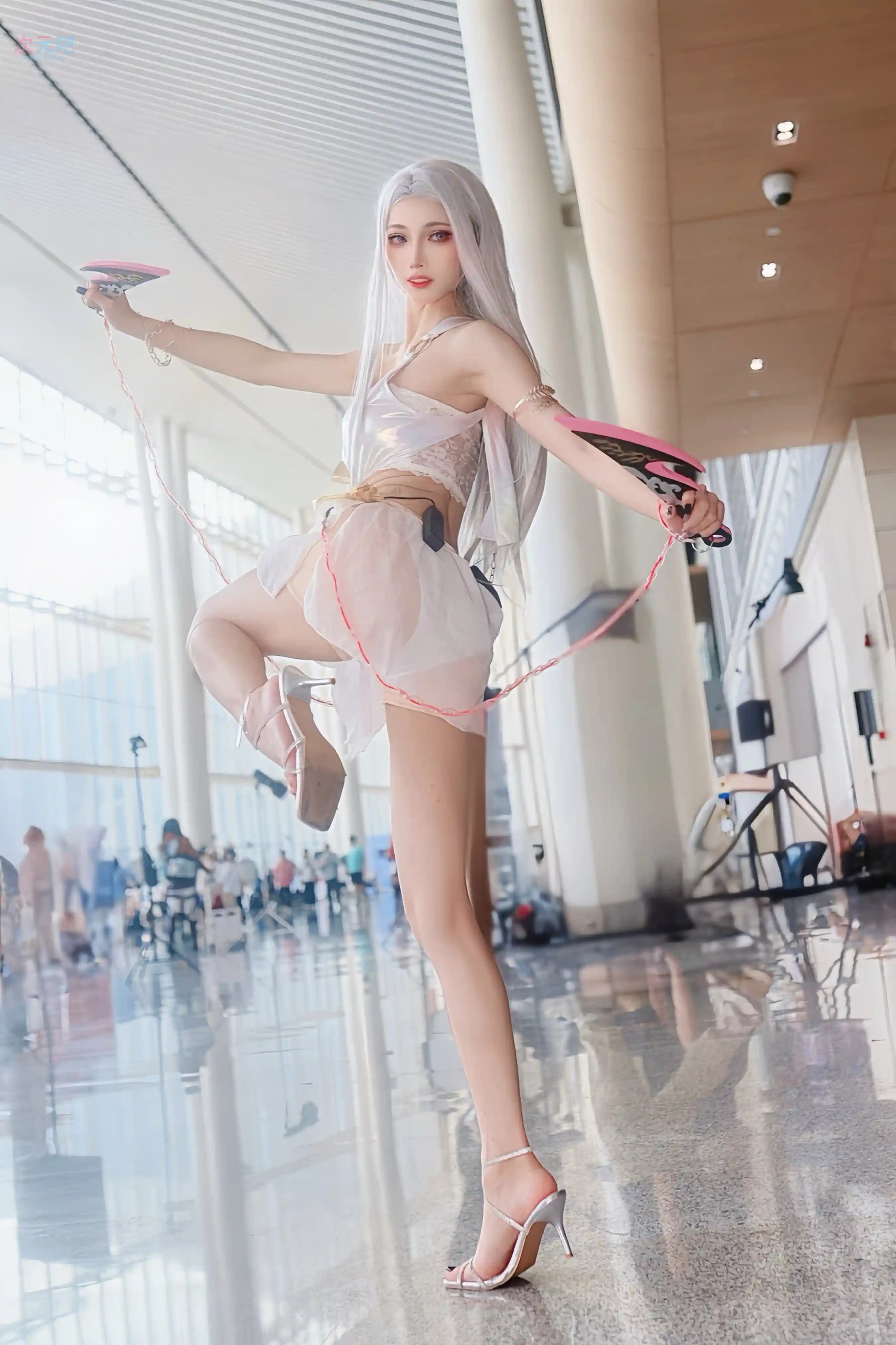 图片[5]-二次元COS分享[COSplay]永劫无间 季莹莹 银发白纱，尽显灵动魅惑-二次元COS分享次元吧