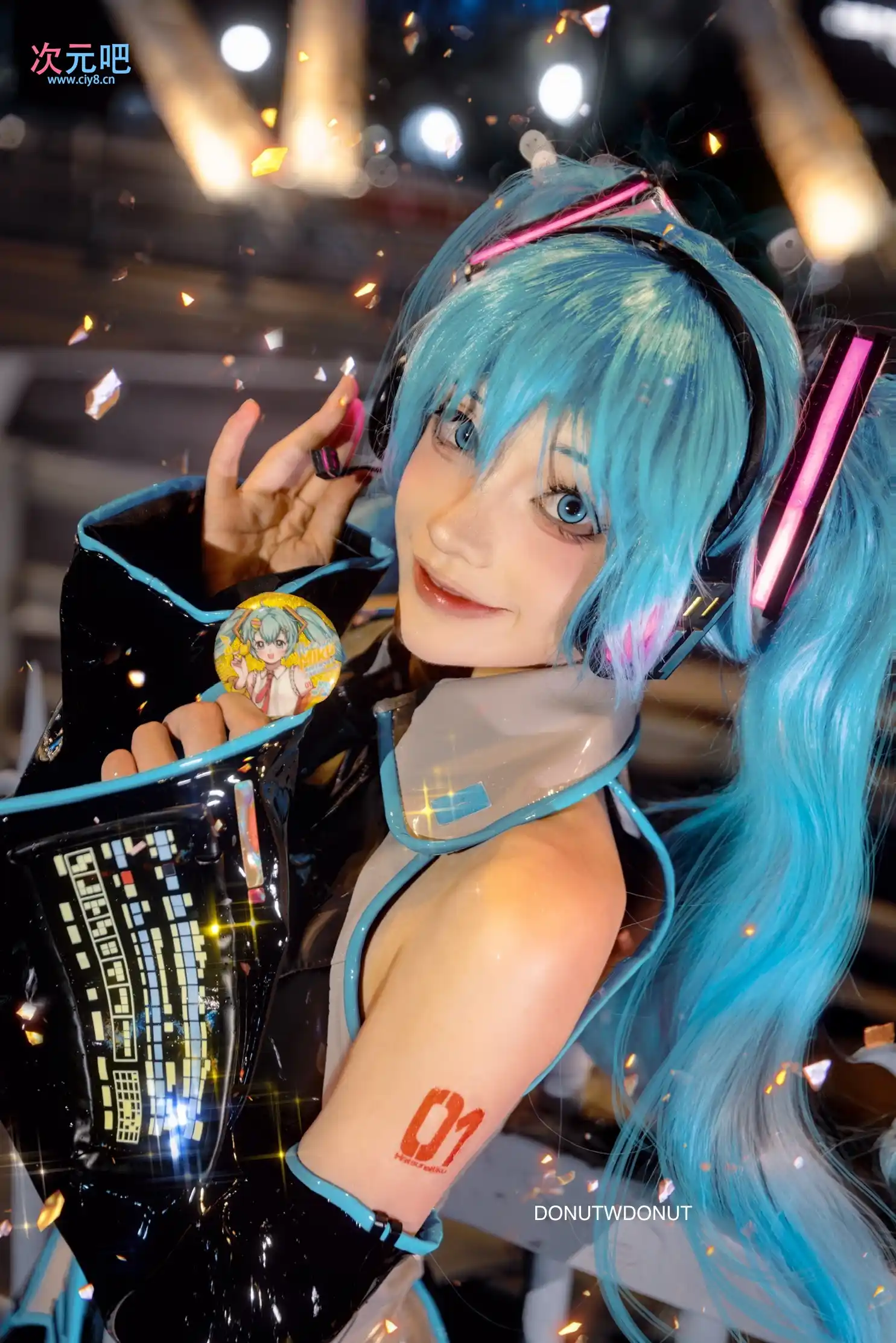 [COSplay]活力满满的初音酱！-二次元COS分享次元吧