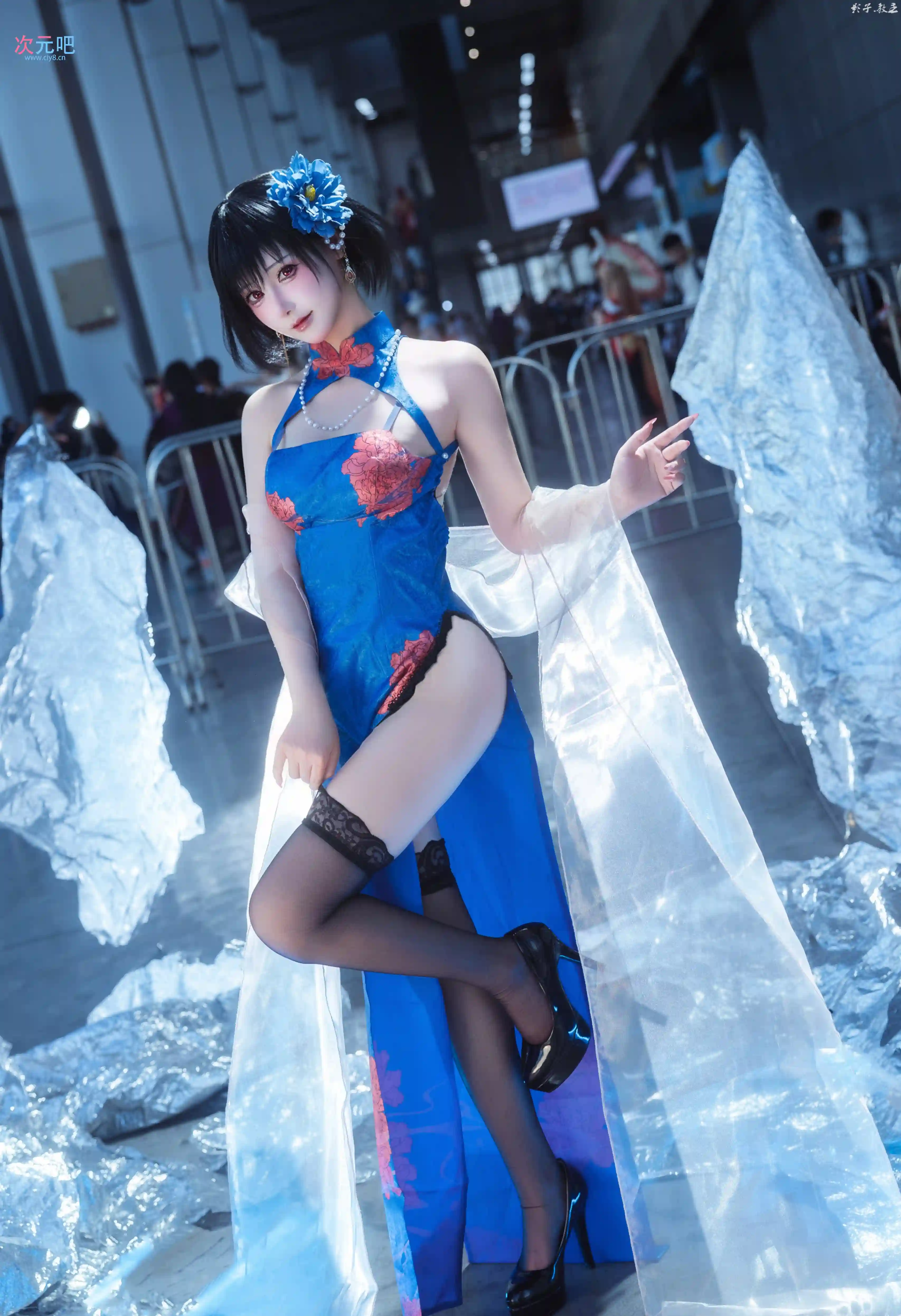 图片[8]-二次元COS分享[COSplay]碧蓝航线 建武 身着蓝底红花旗袍，手持团扇，尽显优雅妩媚 。-二次元COS分享次元吧