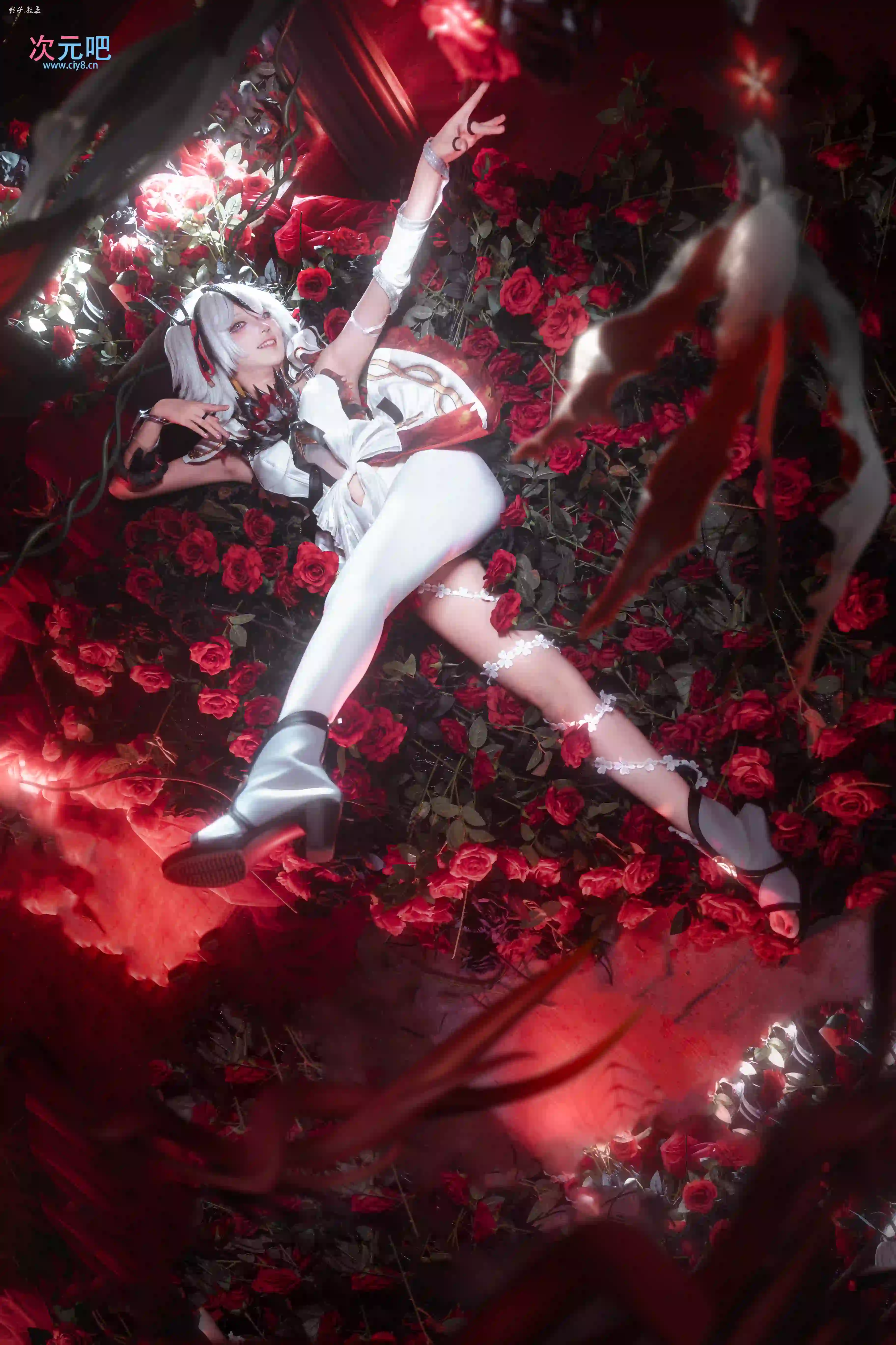 图片[12]-二次元COS分享[COSplay]自欺者，化作椿花养料~-二次元COS分享次元吧