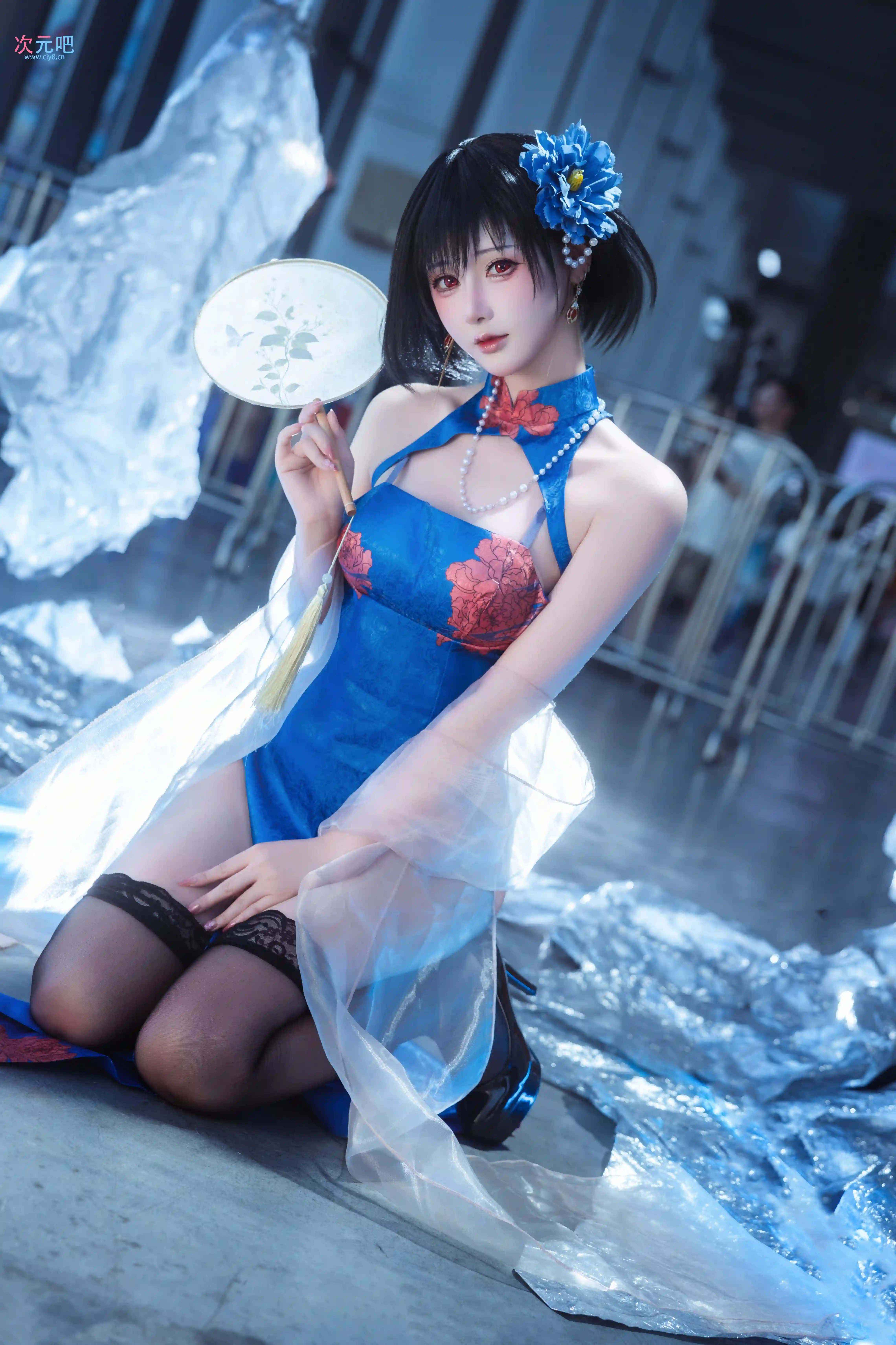 图片[7]-二次元COS分享[COSplay]碧蓝航线 建武 身着蓝底红花旗袍，手持团扇，尽显优雅妩媚 。-二次元COS分享次元吧