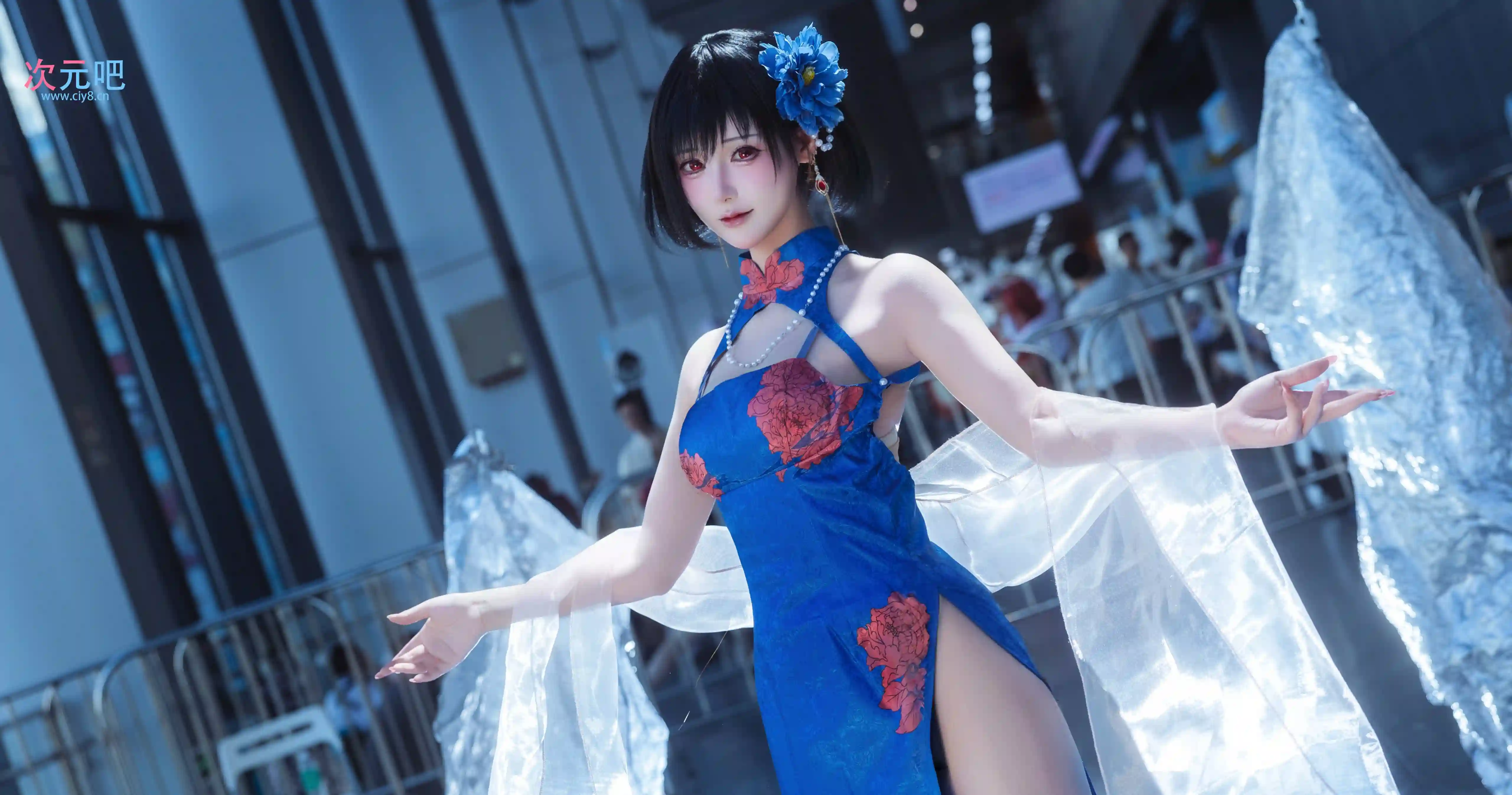 图片[3]-二次元COS分享[COSplay]碧蓝航线 建武 身着蓝底红花旗袍，手持团扇，尽显优雅妩媚 。-二次元COS分享次元吧