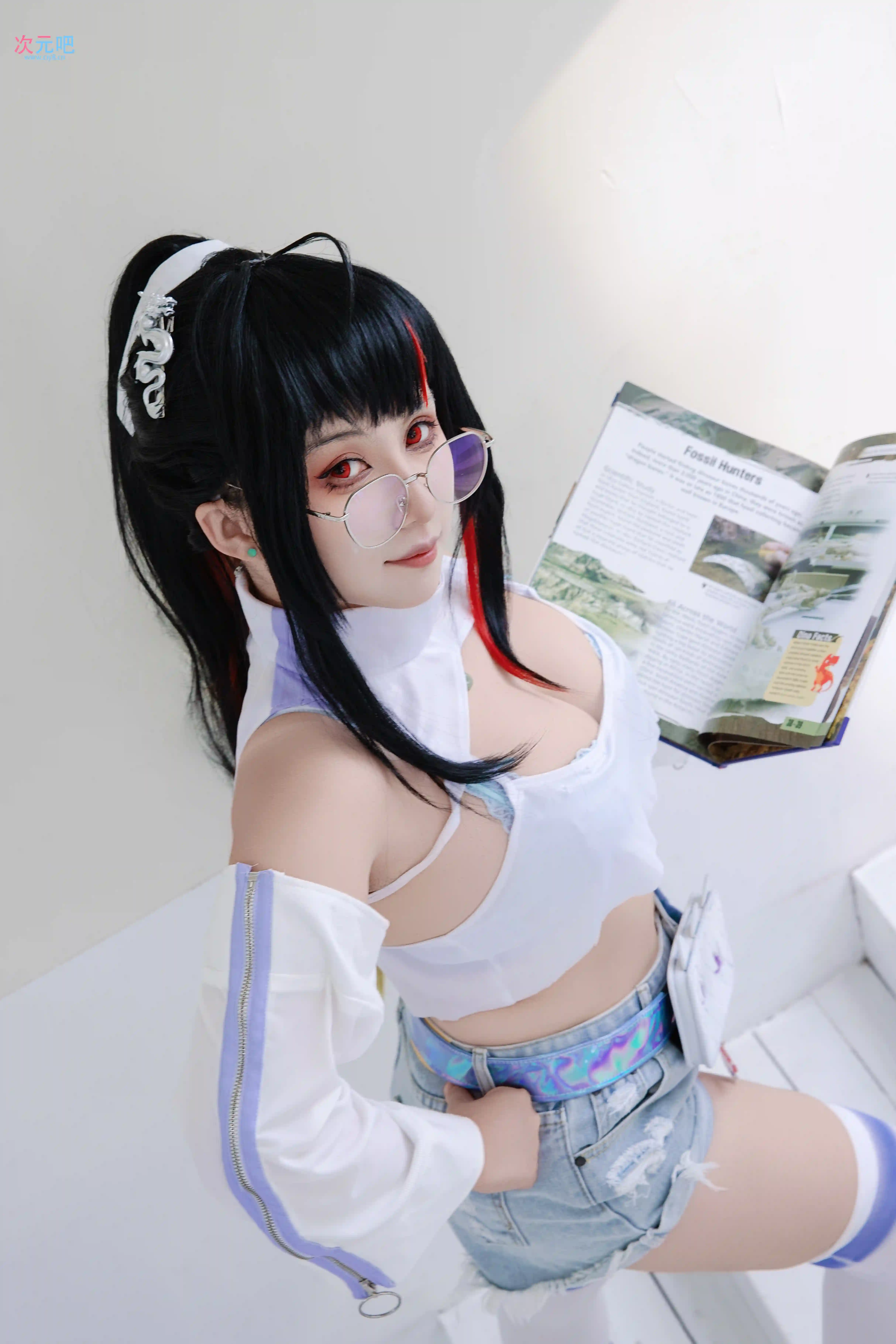 图片[1]-二次元COS分享[COSplay]难得的休假，小弟，要不要来一起看书？你问我在看什么……-二次元COS分享次元吧