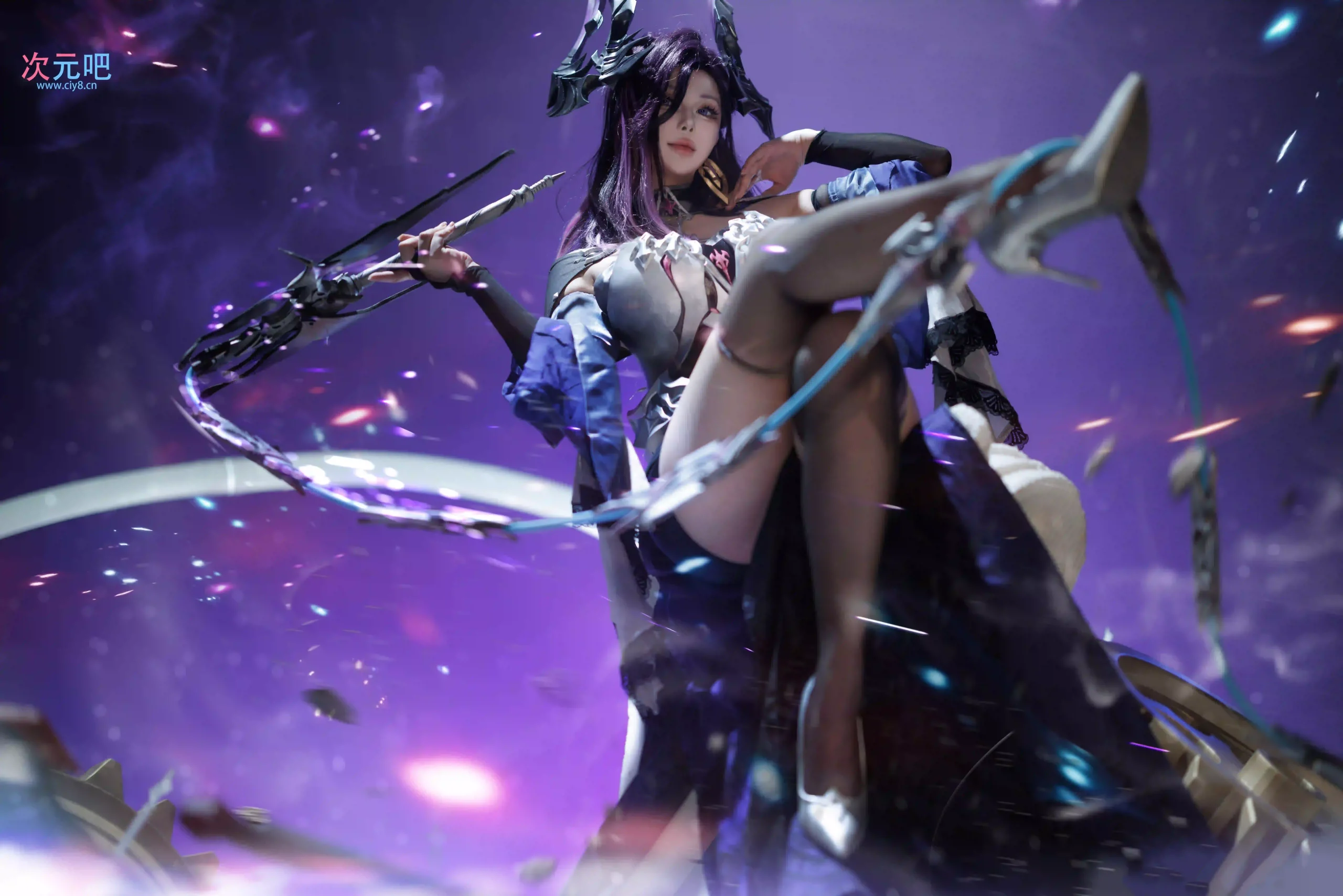 [COSplay]没有人怀疑她的衷心，但也没有人知道她的目光究竟落在多远的将来。-二次元COS分享次元吧