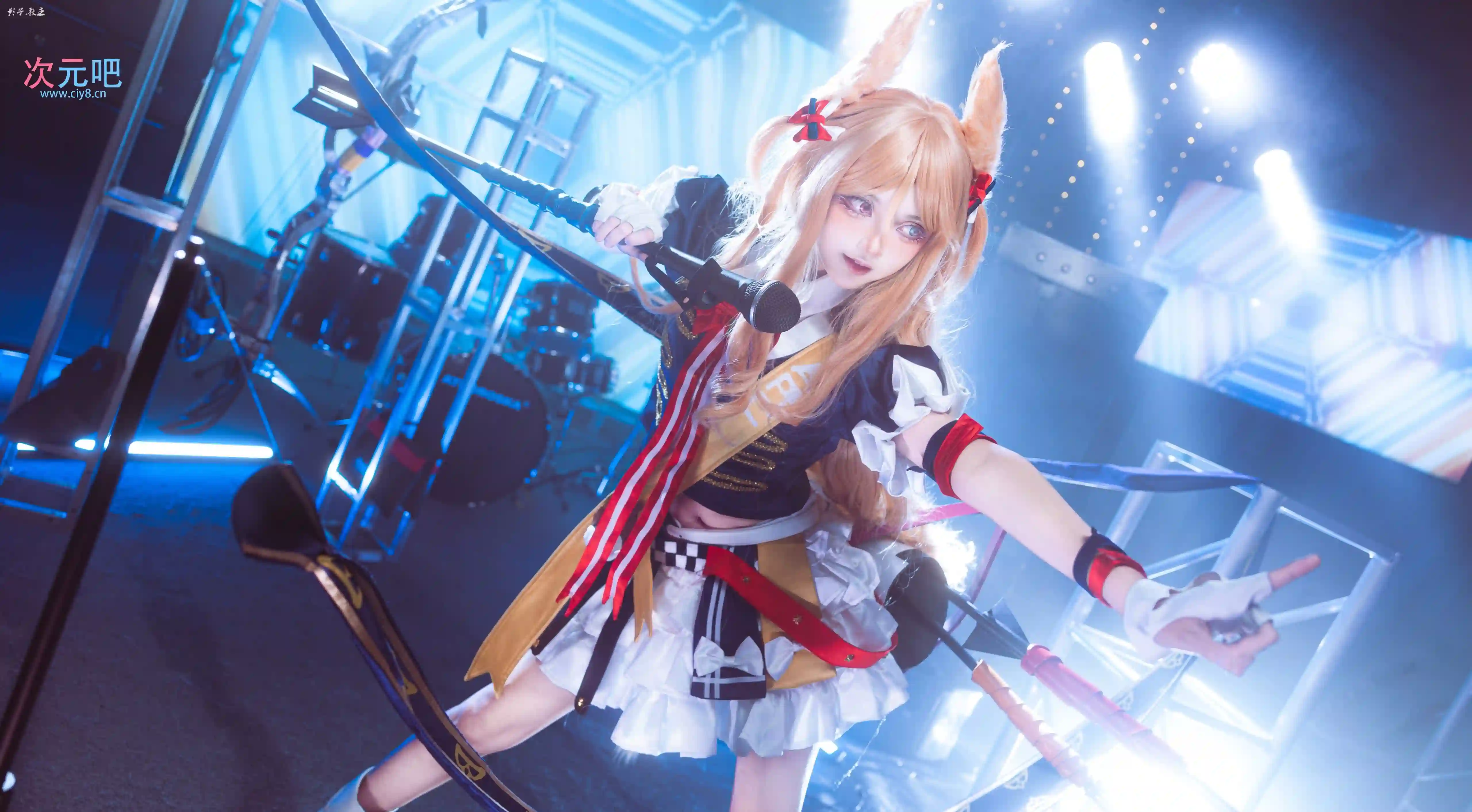 图片[2]-二次元COS分享[COSplay]登台献艺的修士偶像席德佳，此刻正在用最潮流的演唱方式歌颂兰登。-二次元COS分享次元吧