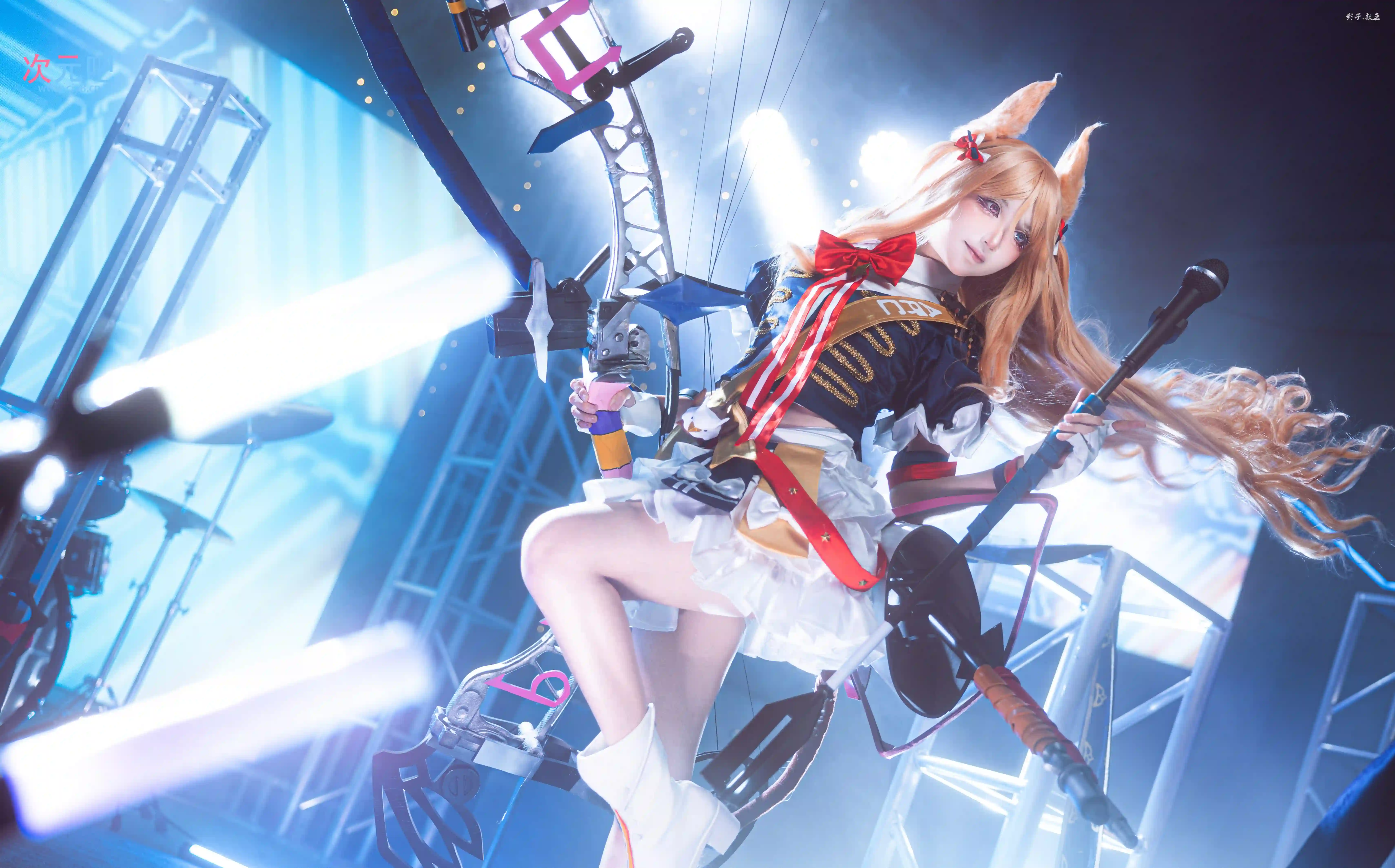 [COSplay]登台献艺的修士偶像席德佳，此刻正在用最潮流的演唱方式歌颂兰登。-二次元COS分享次元吧