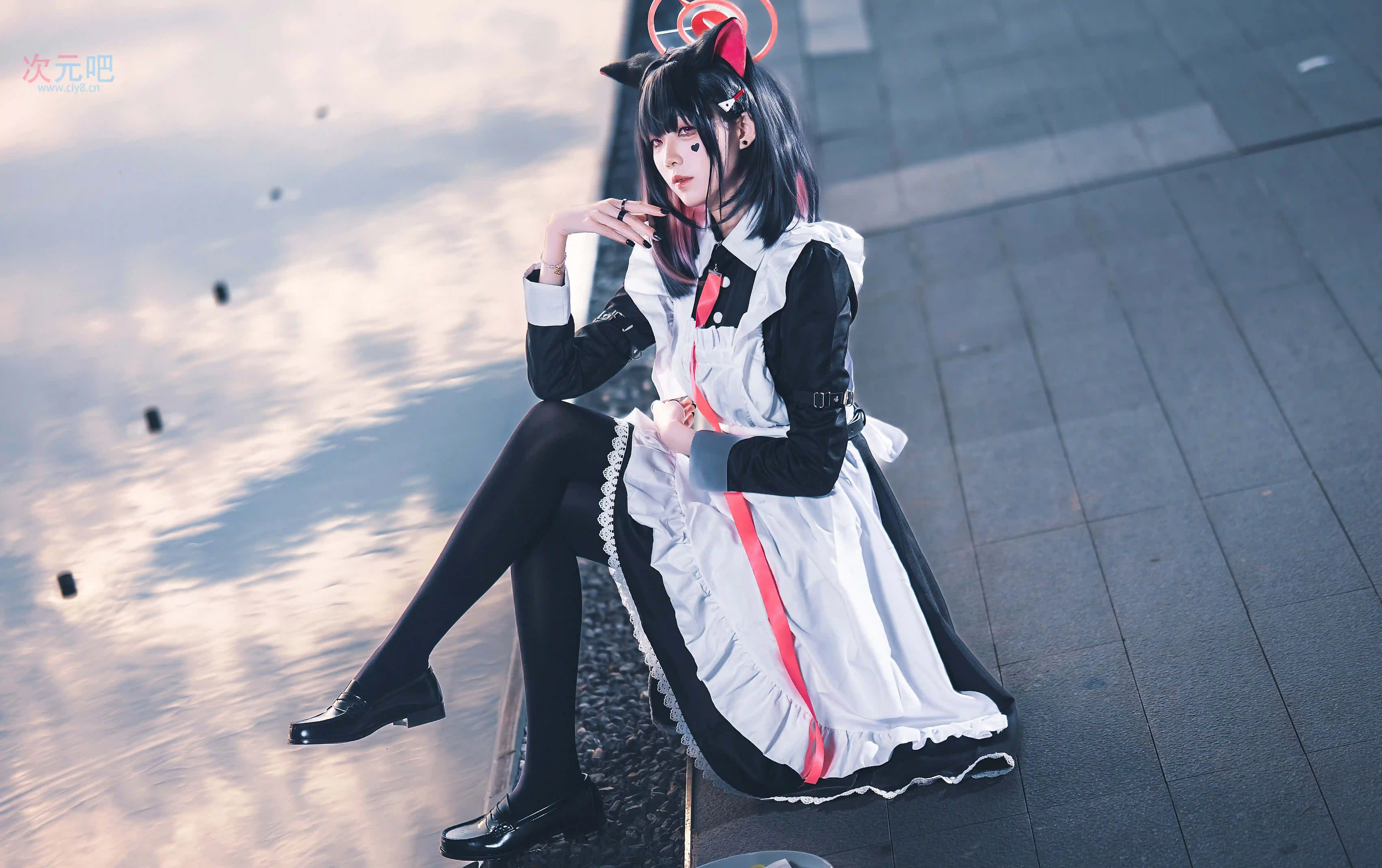 [COSplay]很不高兴为您服务-二次元COS分享次元吧